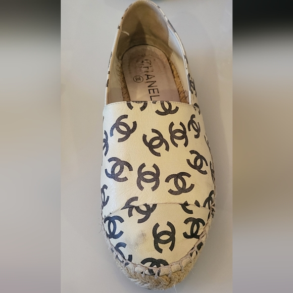 CHANEL Beige Espadrille Flats - 37 - Picture 2 of 10